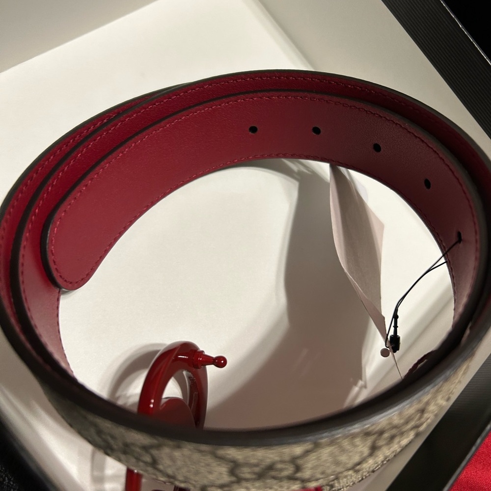 Auth. Gucci GG Red buckle size 115(46)
